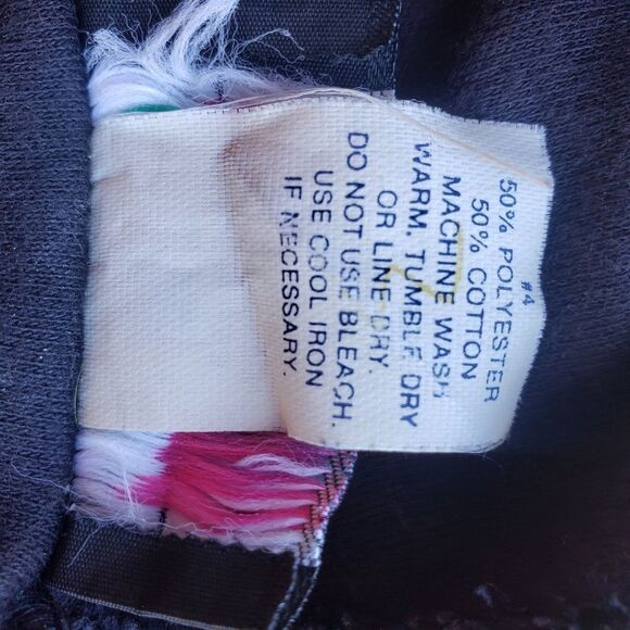 Vintage Closely Knit Skirt with Boho Print throughout - Picture 10 of 14